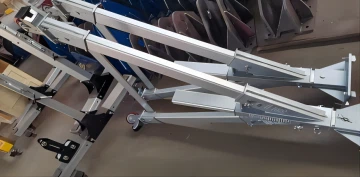 1 Tuj Aluminium Gantry Crane Shipped rau Oman